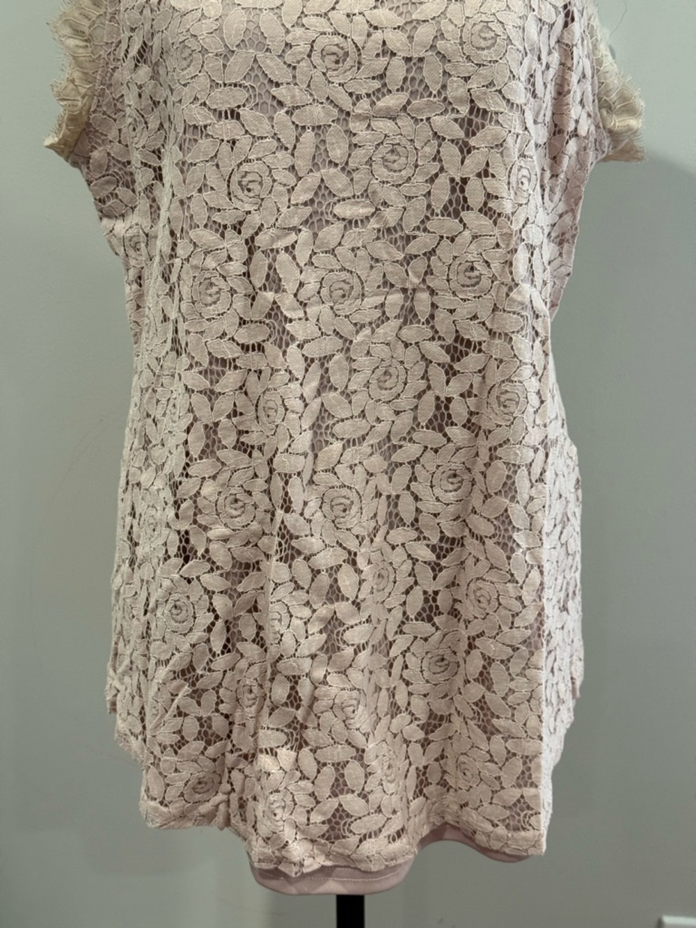Berryou XL Lace Halter Tank Top in Blush 574 - Picture 3 of 7